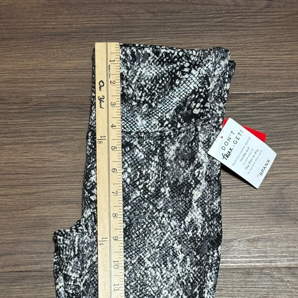 SPANX Faux Leather Snake Leggings S Small High Rise NWT Sculpt - Picture 7 of 9